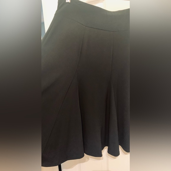 Apt. 9 Stretch Black Skirt• Godet Seams• Twist Accent on Waistband• Sz M• NWT - Picture 6 of 11